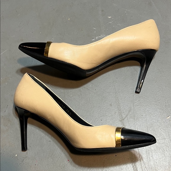 Saint Laurent Black and Cream Heels with Gold Accent - Picture 4 of 6